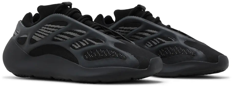 Yeezy Boost 700 V3 Noir