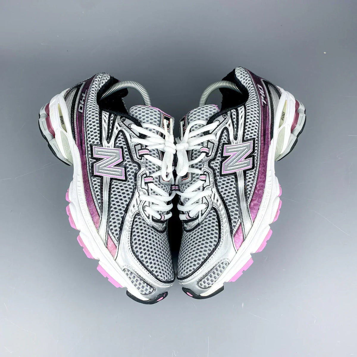 New Balance 740 PINK